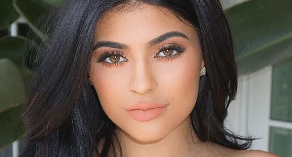 Kylie Jenner Color Contact Lenses