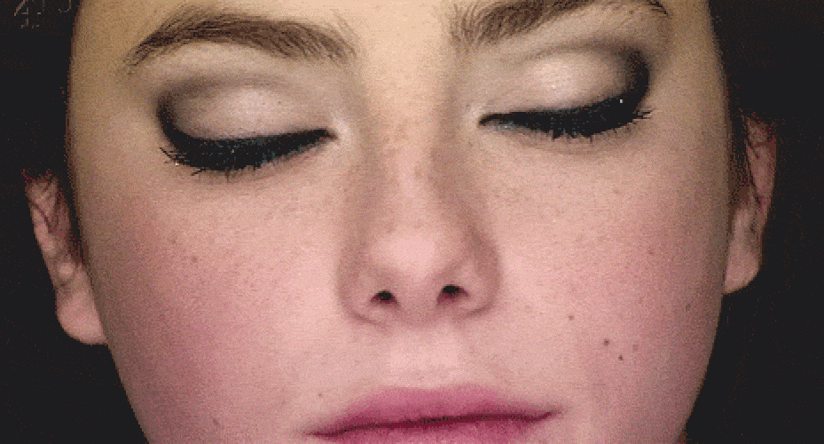 How To Keep Your Eyes Happy When Wearing Colored Contact Lenses